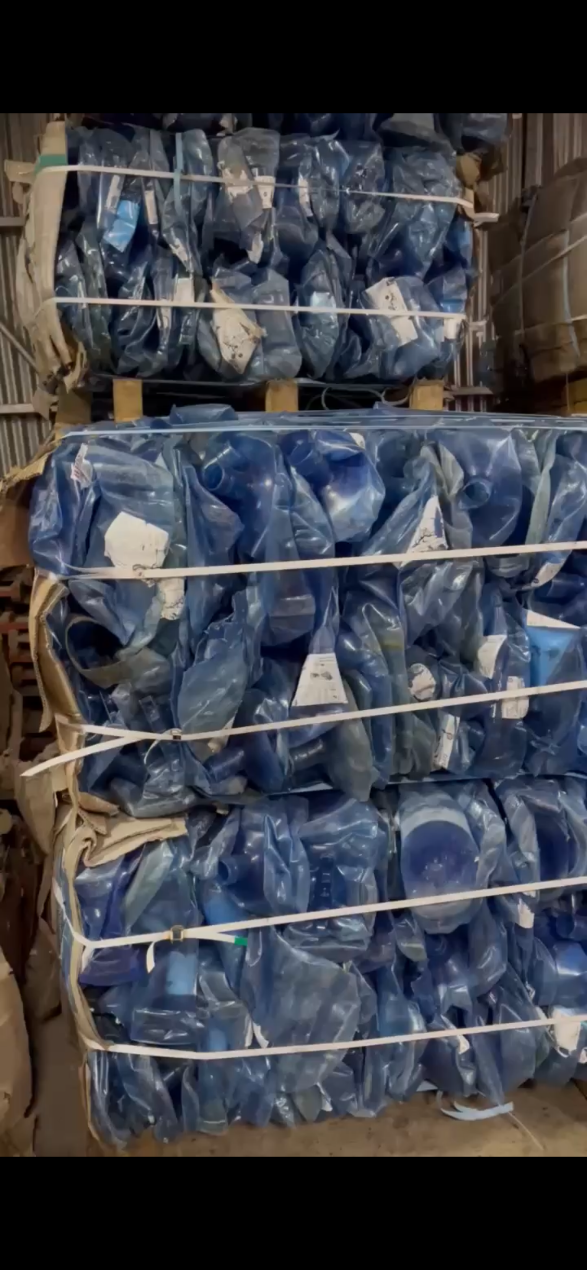 Продам ПЭТ Бутылка Кулерная 19л.